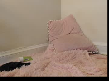 ميا خليفة تتناك لأول مرة امام الكاميرا لتقديم علي ممثلة اباحية