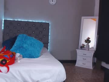 فض بكارة مراهقة روسية – فتح كس لأول مرة – سكس حقيقي