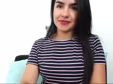 الابن يستغل امه و يدخل زبه في كسها دون ان تعلم – سكس امهات مترجم