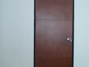 زوجها دخل عليها وهي بتتناك من حبيبها – اتناكت من الاثنين