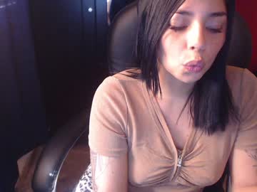 اجمل فتاة تتناك بعنف وتصرخ من الشهوة في صوتها الناعم