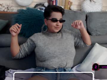 تهيج علي زب صديقها في المطعم والأمن يحاول منعهم – نيك سري