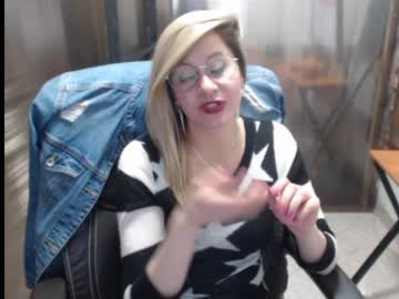 الأم تعلم ابنها النيك و تختبر ثقافته الجنسية قبل دخول الجامعة