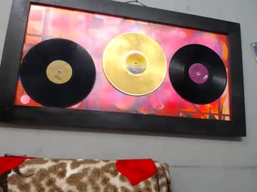 عقاب الابنة المشاغبة سكس سحاق ساخن علي حمام السباحة