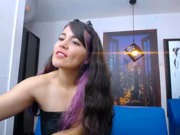 الزوجة تكافئ زوجها المخلص بنيك صديقتها التي كان يحلم بها